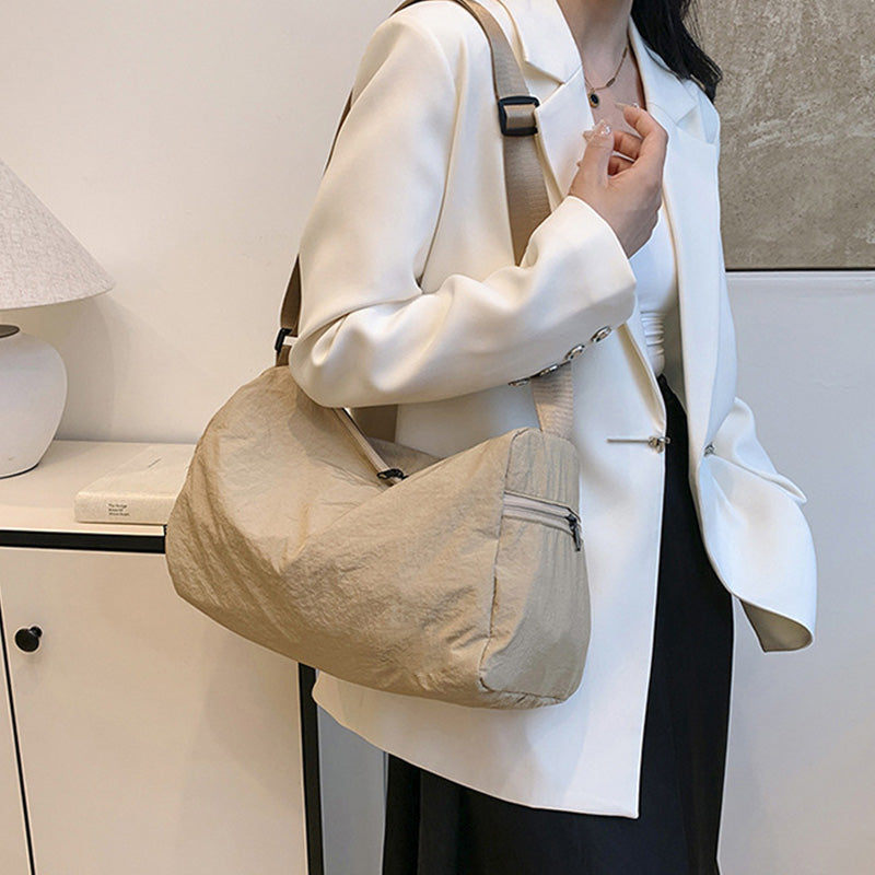 Arenzza Christmas pre-sale retro large capacity shoulder crossbody bag with adjustable strap, featuring festive holiday design.
