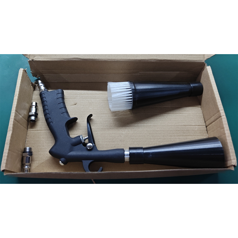 Arenzza high-pressure pneumatic air cleaning gun for cars, with a metal nozzle and ergonomic handle for effective dust and debris removal.