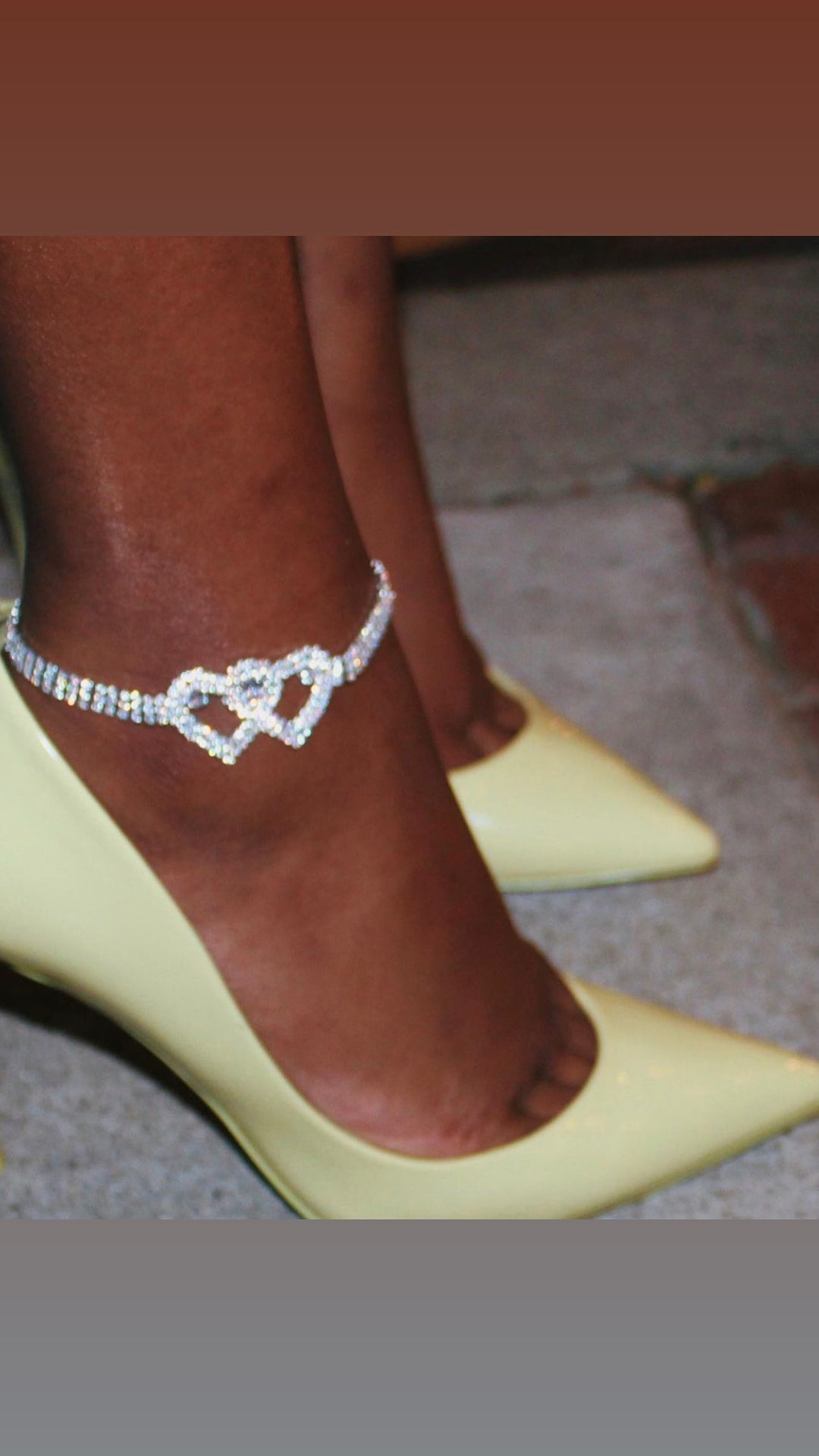Arenzza heart-shaped anklet bracelet with two linked hearts, silver tone, delicate chain design, perfect for ankle jewelry.