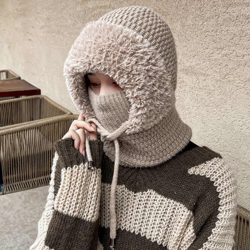 Aarenza 3-in-1 winter balaclava for women, versatile cold-weather clothing and accessories with face covering and thermal material.