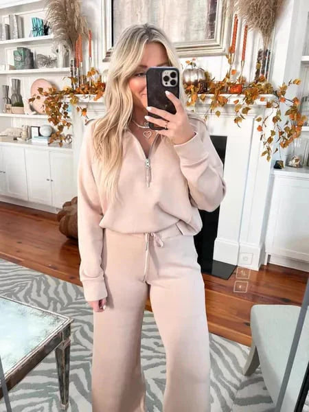 Aarenza women's 2-piece casual sweatsuit set with hoodie and joggers, comfortable clothing for relaxed everyday wear.