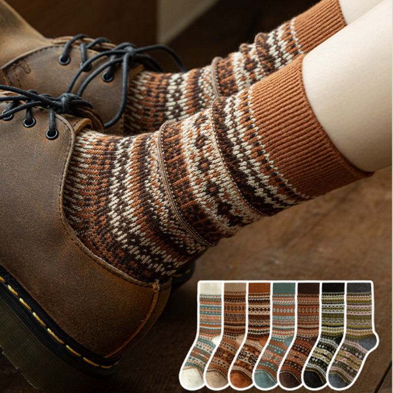 A pair of Arenzza retro ethnic style socks featuring vibrant patterns and colors, perfect for adding a unique touch to your outfit.