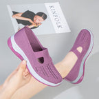 Arenzza women's orthopedic walking shoes with breathable fabric, non-slip soles, designed for middle-aged and elderly women.