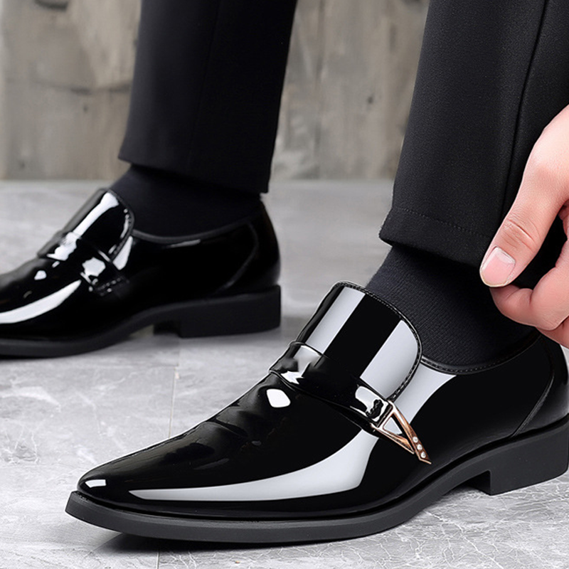 Men's classic black business dress shoes by Arenzza, polished leather footwear with sleek design for formal occasions.
