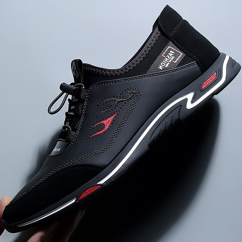 Arenzza men's slip-on shoes in black, lightweight and breathable, suitable for casual wear and easy to slip on.