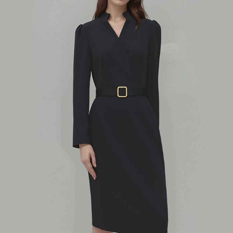 A women’s elegant V-neck slim-fitting dress by Arenzza, featuring a stylish silhouette and sophisticated design.