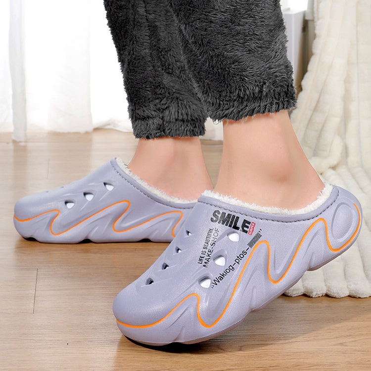 A men's plush-lined warm clog from Arenzza with soft interior and sturdy sole, ideal for cozy indoor wear.