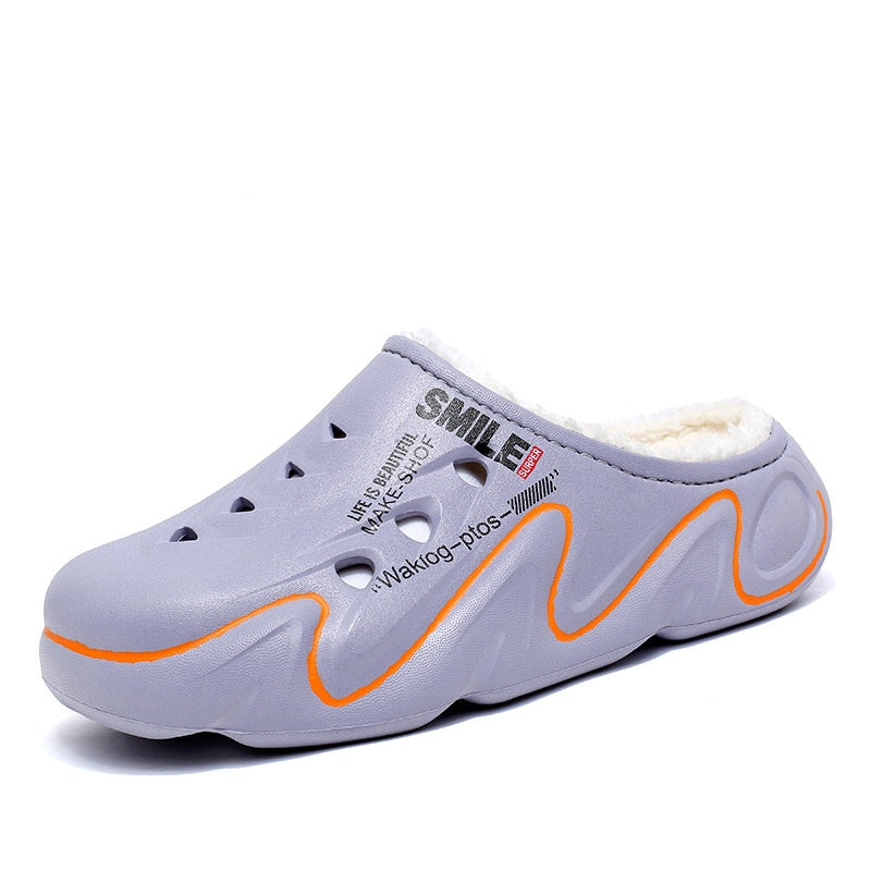 A pair of men's plush-lined warm clogs by Arenzza, featuring soft interior and casual slip-on style for cozy comfort.