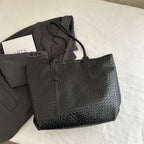 Aarenza women's retro multifunctional large capacity shoulder bag in stylish design with multiple compartments and adjustable strap.