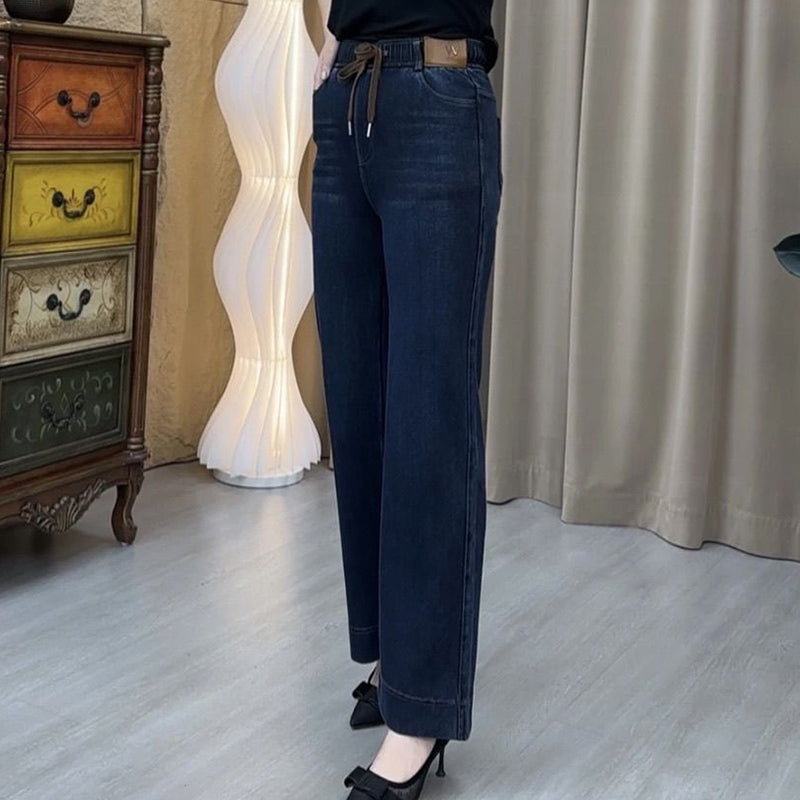 Women’s casual straight-leg pants by Arenzza, displayed in a neutral color on a model, showcasing a comfortable, stylish fit.
