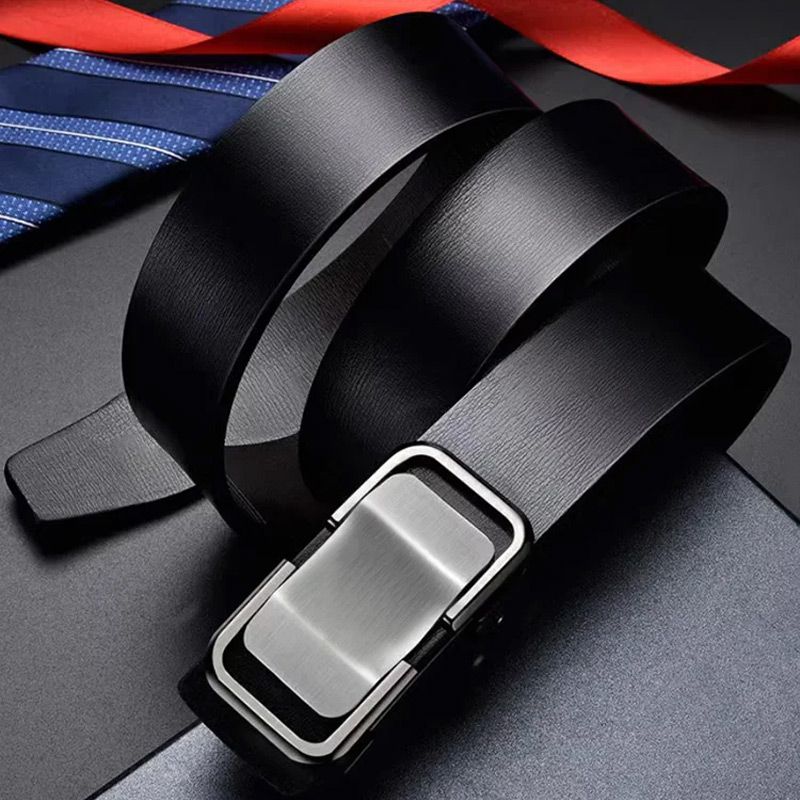 Automatic buckle men's leather belt by Arenzza with a sleek design, featuring a polished metal buckle and smooth leather strap.