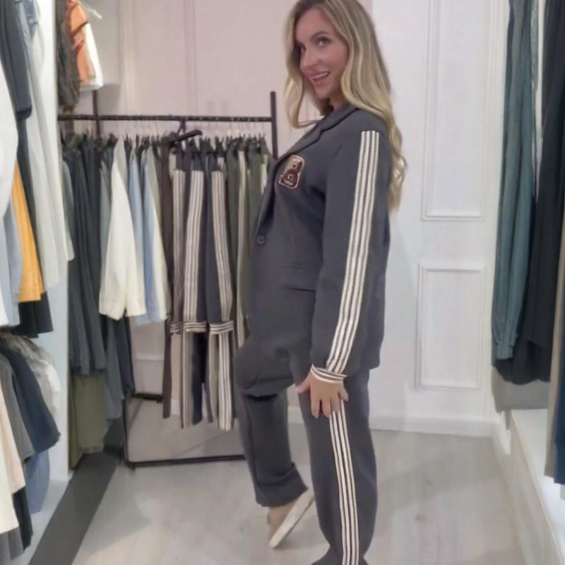 Aarenza fashion side-striped blazer and matching pants 2-piece set, stylish clothing for a modern, chic look.