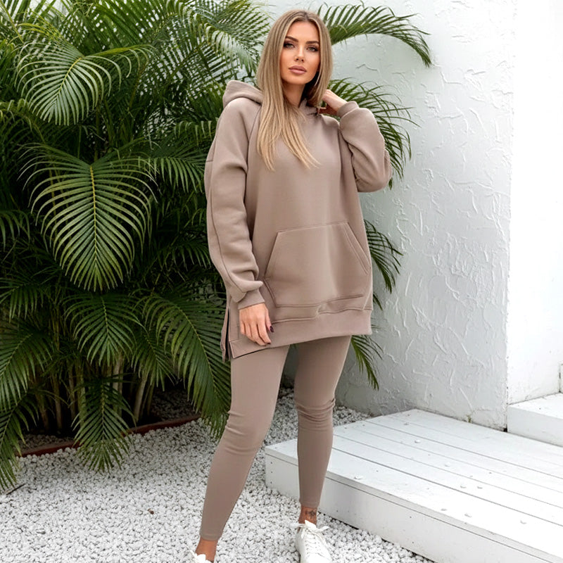 Women’s stylish hoodie and pants set by Arenzza, featuring a comfortable, modern design in soft fabric with a relaxed fit.