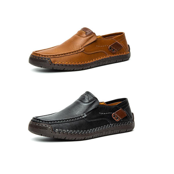 A pair of men's breathable calfskin leather shoes from Arenzza featuring a classic, comfortable design.