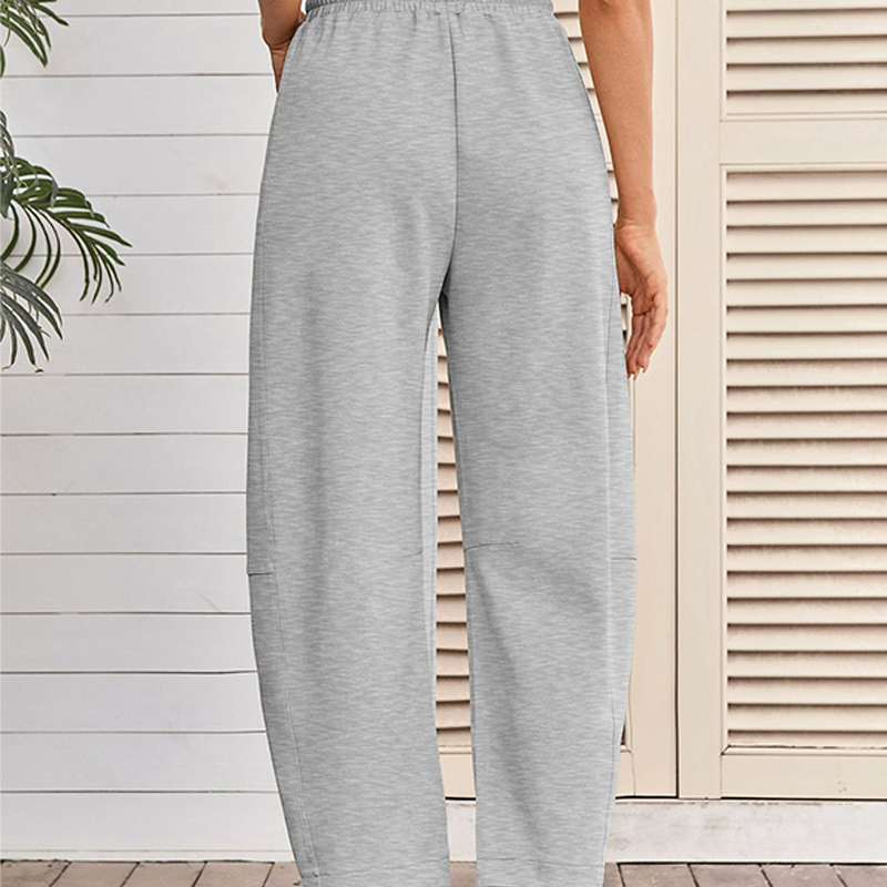 A pair of Arenzza drawstring pocket Capri sweatpants in soft fabric with side pockets and an elastic waistband.