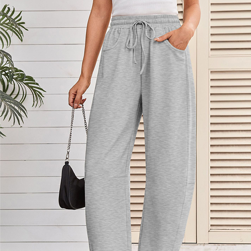 Aarenza drawstring pocket Capri sweatpants in soft fabric with side pockets and elastic waist, perfect for casual wear.