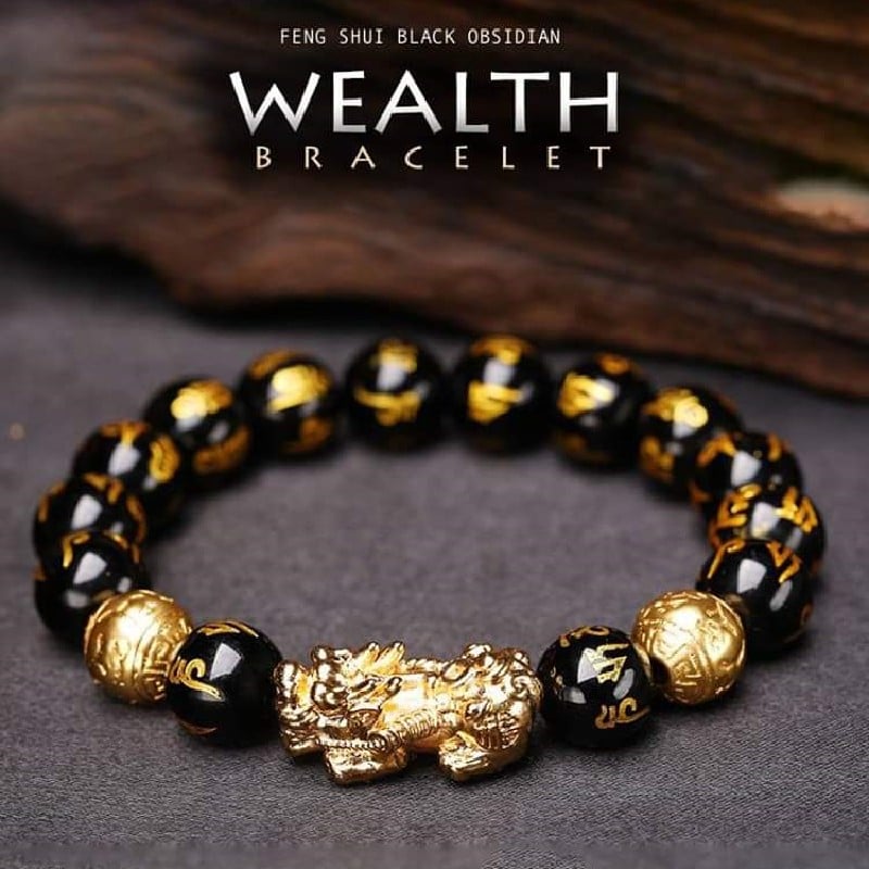 Arenzza FengShui bracelet for wealth and happiness, featuring beads and charms, designed as a meaningful jewelry accessory.