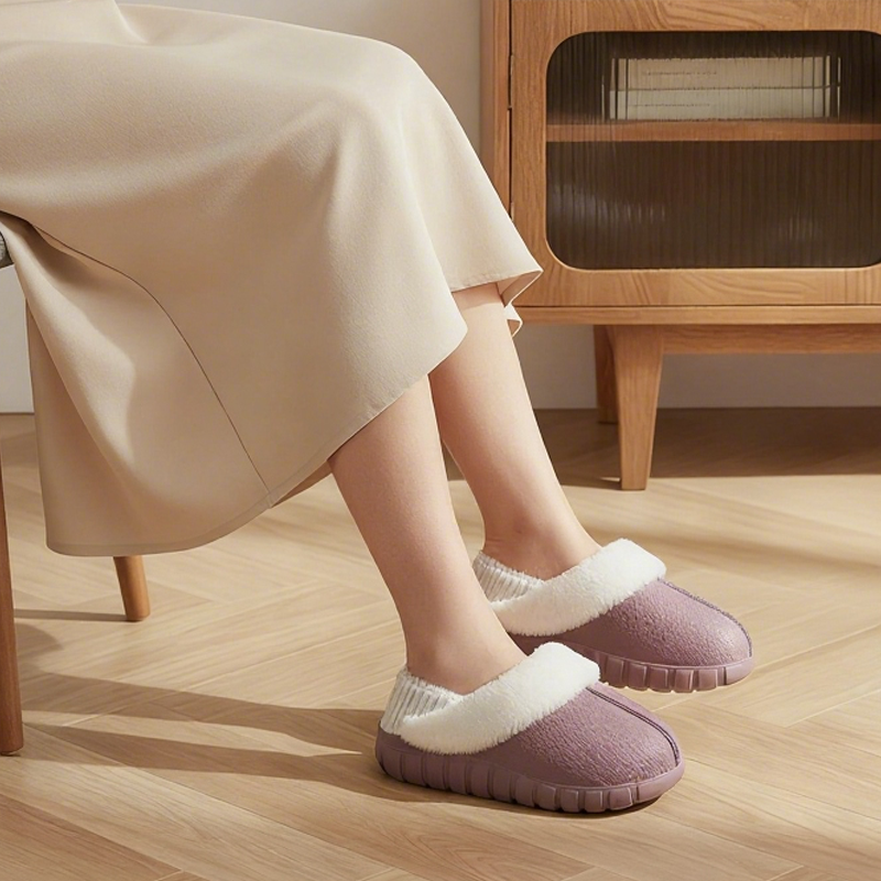 Arenzza plush-lined cotton slippers with covered heel and removable, washable lining, ideal for cozy indoor wear.