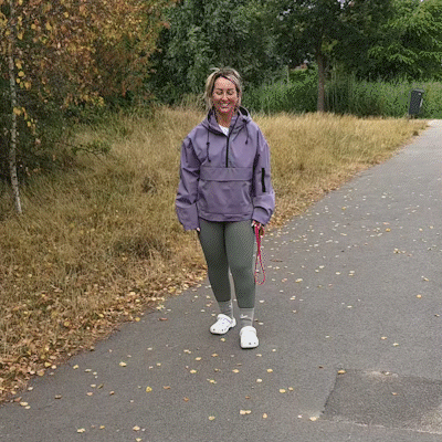 Aarenza 3-in-1 waterproof women's jacket with rain, wind, and cold protection, featuring a sleek design and adjustable fit.