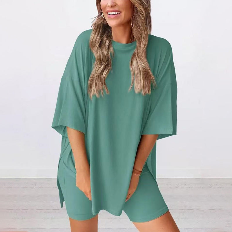 Aarenza women's summer casual two-piece set with loose fit, featuring a sleeveless top and matching shorts in light fabric.
