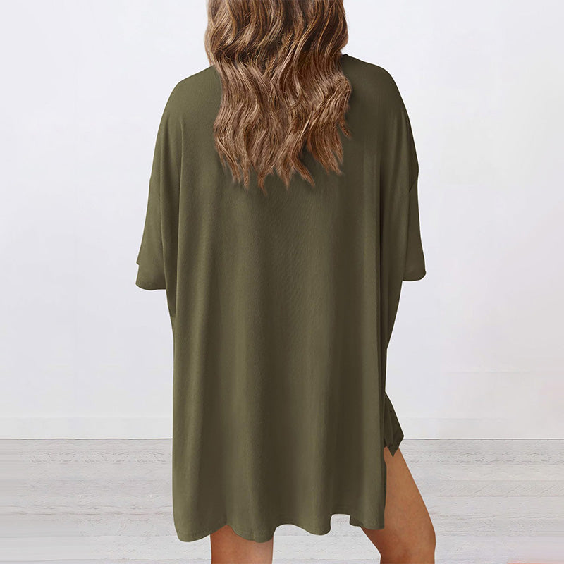 A woman wearing a casual, loose two-piece summer set by Arenzza, featuring lightweight fabric and a relaxed fit for warm weather.