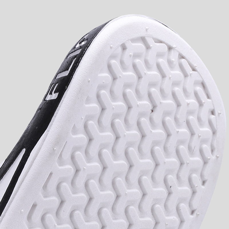 A pair of Arenzza men's sporty flip flops with ultra-soft soles, ideal for beach, gym, and daily wear, shown on a white background.