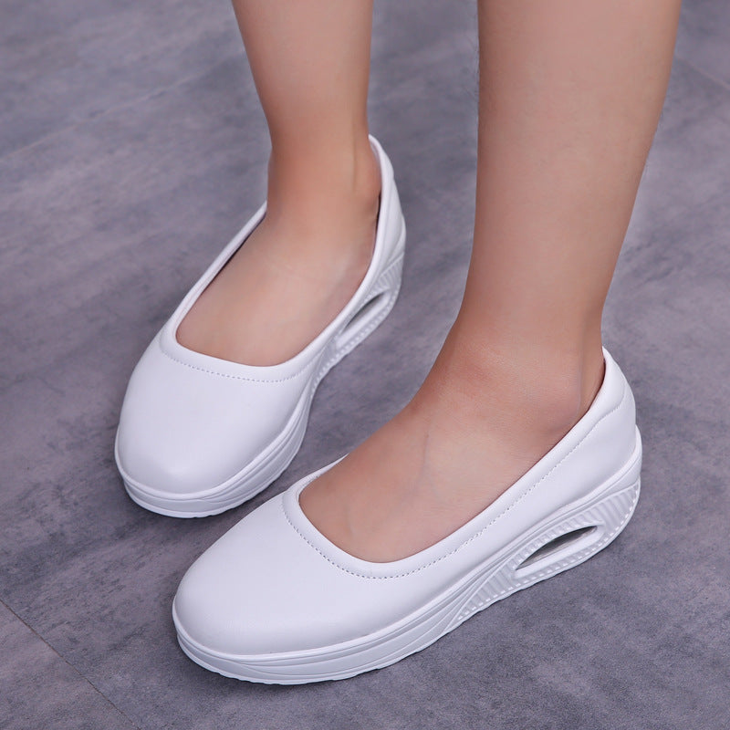 Women’s breathable nursing shoes from Arenzza, featuring comfortable, lightweight design and slip-on style for easy wear.