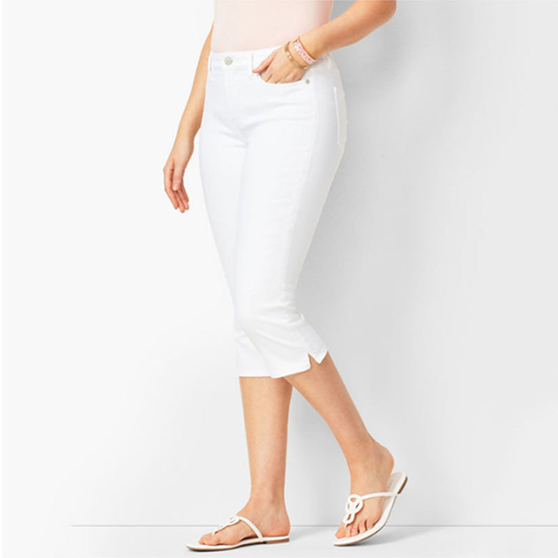 A pair of women's stretch denim capri jeans by Arenzza, showcasing a fitted style with a classic blue denim look.
