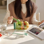 Arenzza SmartMix™ fresh vegetable keeper with crisp greens inside, maintaining freshness and moisture all day.
