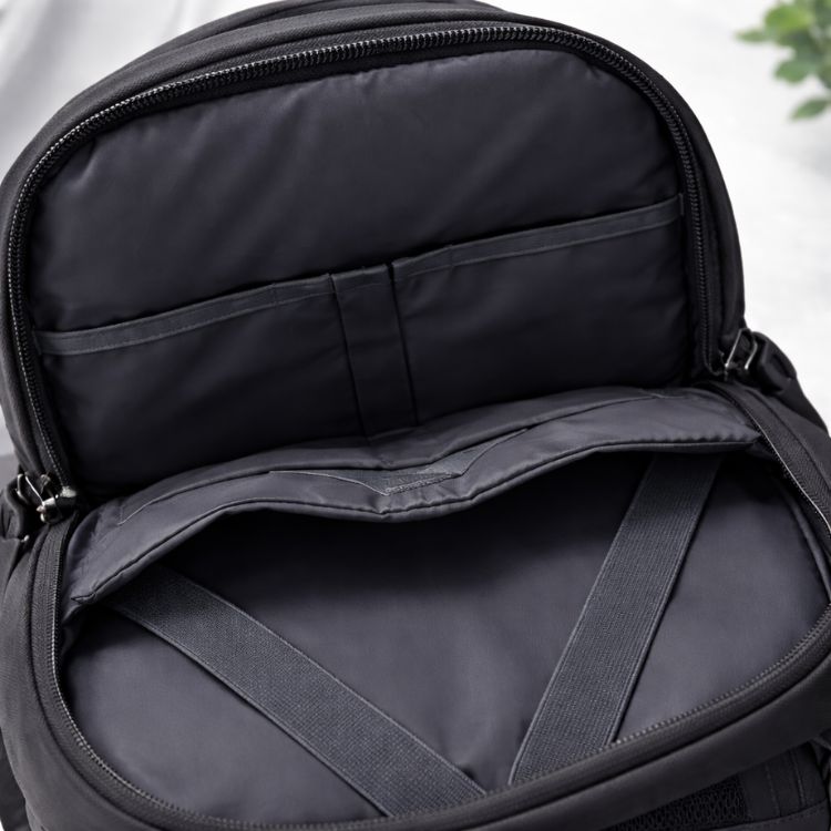 Arenzza Vakuback™ vacuum storage bag filled with clothing, demonstrating space-saving organization and compact storage.