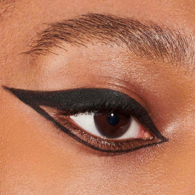 Aarenza waterproof long-lasting eyeliner pencil in purple, showing the pencil with a sharpened tip and vibrant color.
