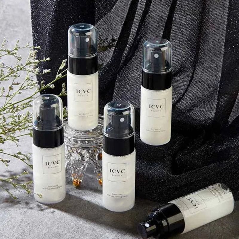 Arenzza mattifying waterproof makeup setting spray bottle, with a sleek design, intended for long-lasting, oil-control makeup hold.