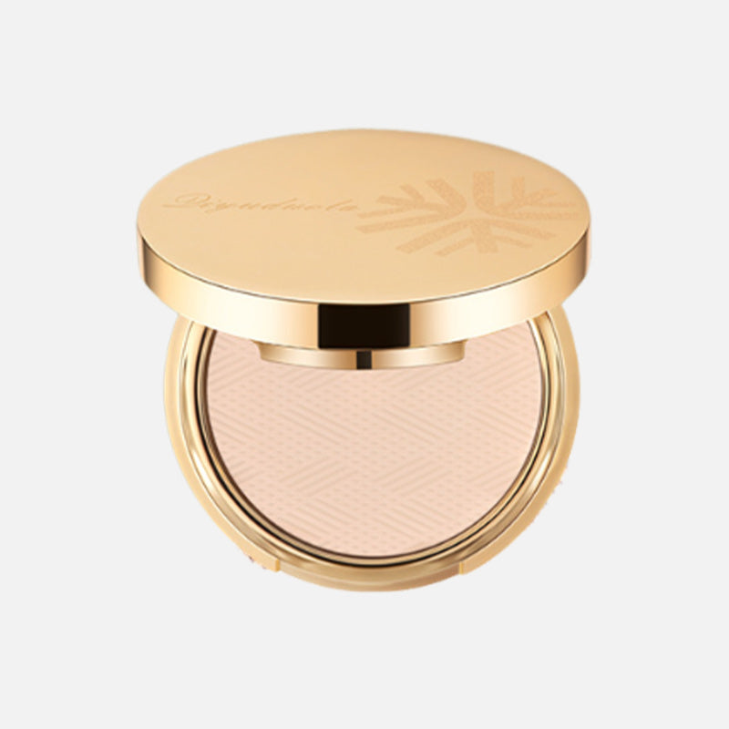 Arenzza waterproof matte setting powder compact with a sleek design, open to show the pressed powder inside.