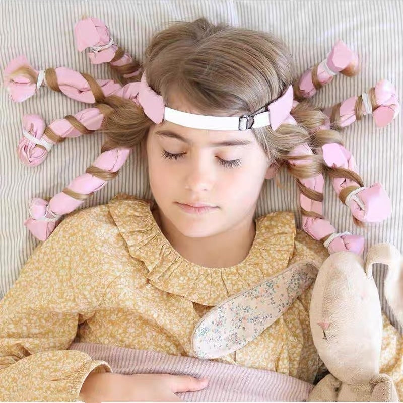 Arenzza heat-free curling tongs for sleep-in hairband, showing soft, curled hair with the heatless styling tool in use.