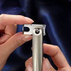 Arenzza Effortless Nail Clipper with 360° swivel head, designed for easy use on both hands, in a health and beauty setting.