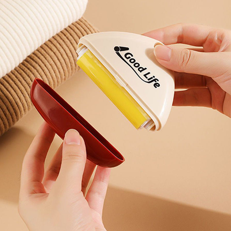 Arenzza portable reusable sticky lint roller with handle, designed for removing lint and pet hair from clothing and upholstery.