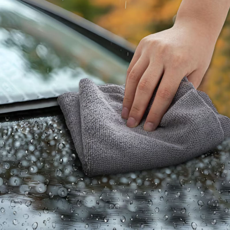 Arenzza reusable tear away cleaning towel roll showing multiple soft, durable household cleaning towels on a roll.