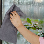 Arenzza reusable tear-away cleaning towel roll in use, showcasing household cleaning with soft, durable towels on a roll.