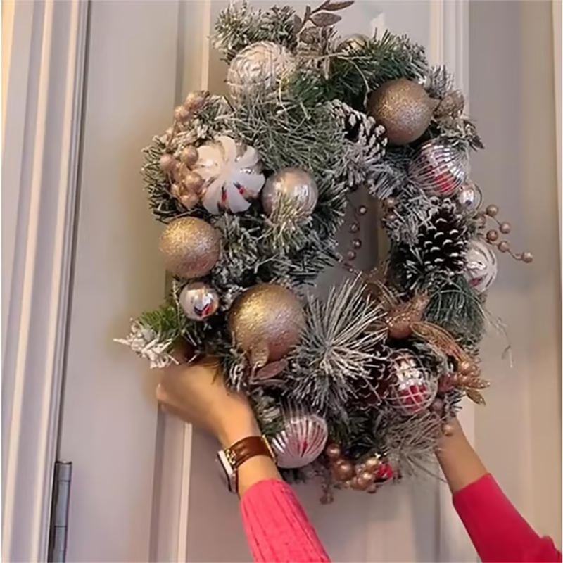 Arenzza stainless steel suction cup hook for hanging Christmas wreaths on smooth surfaces, houseware and kitchen accessory