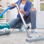 Aarenza universal cleaning hose for houseware and kitchen, flexible and durable with a secure connector in a close-up image.