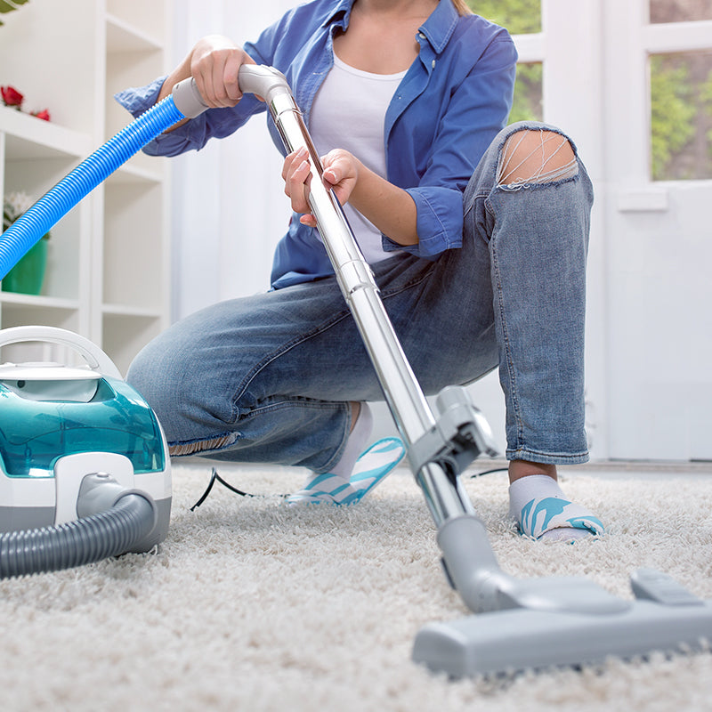 Aarenza universal cleaning hose for houseware and kitchen, flexible and durable with a secure connector in a close-up image.