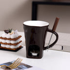 Arenzza chocolate melting cup in white ceramic, designed for melting and pouring chocolate, with a handle for easy use.