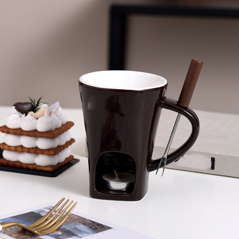 Arenzza chocolate melting cup in white ceramic, designed for melting and pouring chocolate, with a handle for easy use.