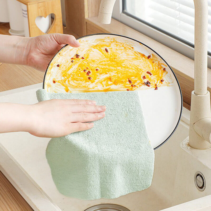 A set of 20 Arenzza reusable microfiber paper towels displayed in a box, ideal for eco-friendly kitchen and houseware cleaning.