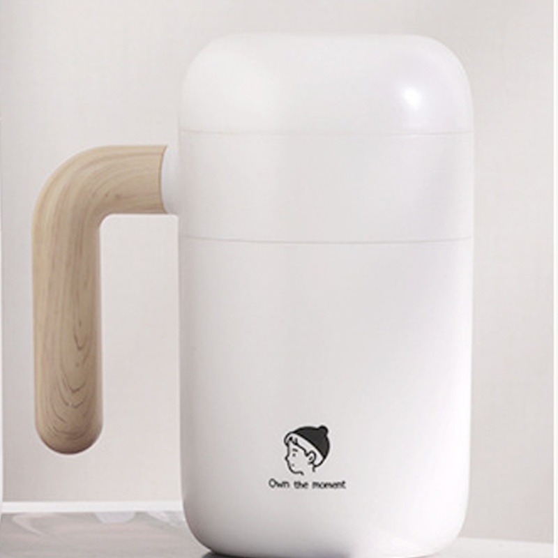 Arenzza rechargeable self-stirring mug with lid, houseware and kitchen item for automatic stirring of beverages.