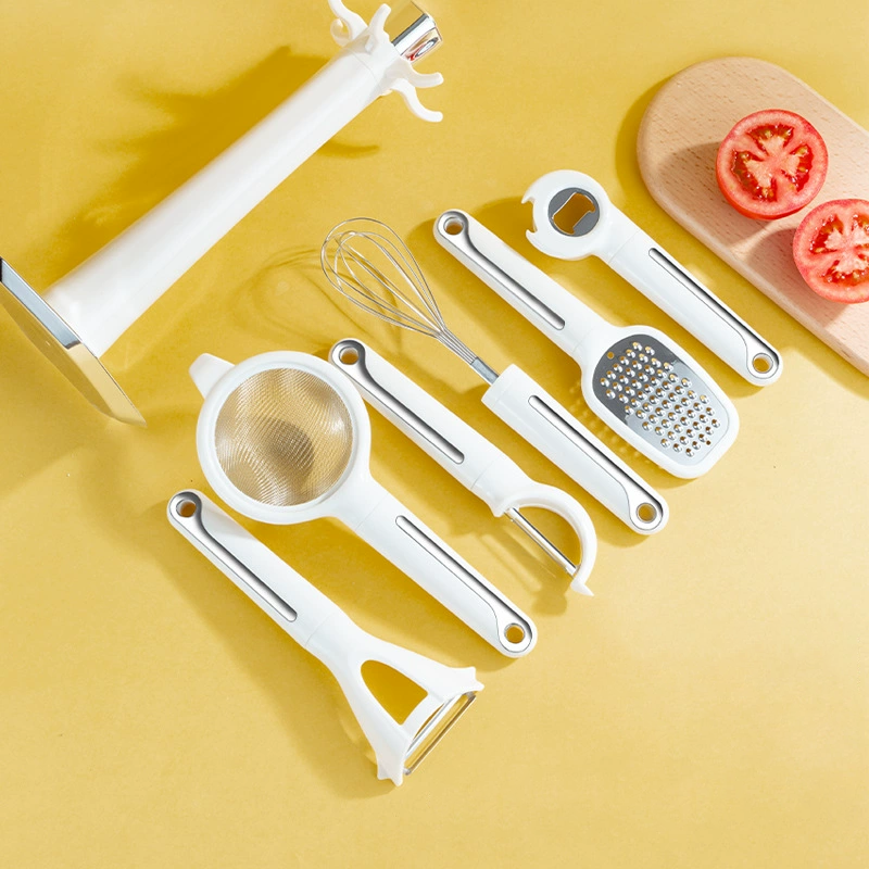 Arenzza 7-piece kitchen gadget set including spatulas, tongs, and spoons for cooking and baking tasks.