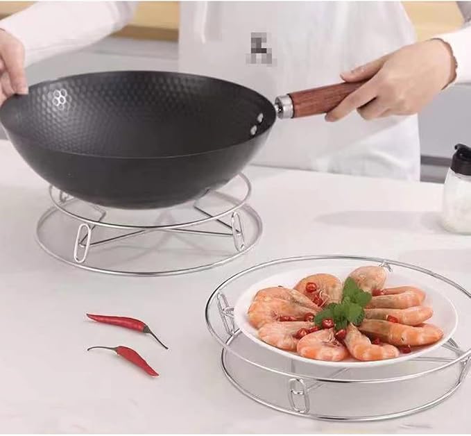 Aarenza round stainless steel kitchen steamer rack for steaming vegetables and dishes in cookware.