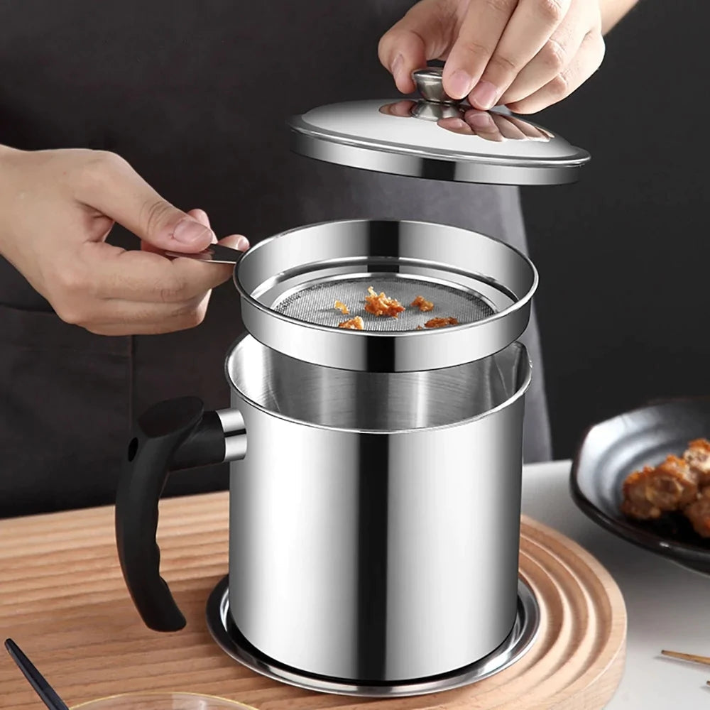 Arenzza stainless steel kitchen oil jar with a sleek, modern design for storing cooking oils in a home kitchen.