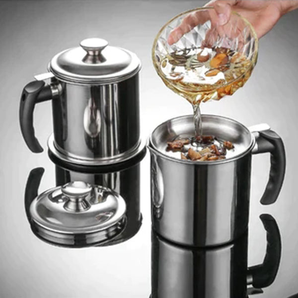 Arenzza stainless steel kitchen oil jar with a sleek, modern design for storing cooking oils in a contemporary kitchen setting.