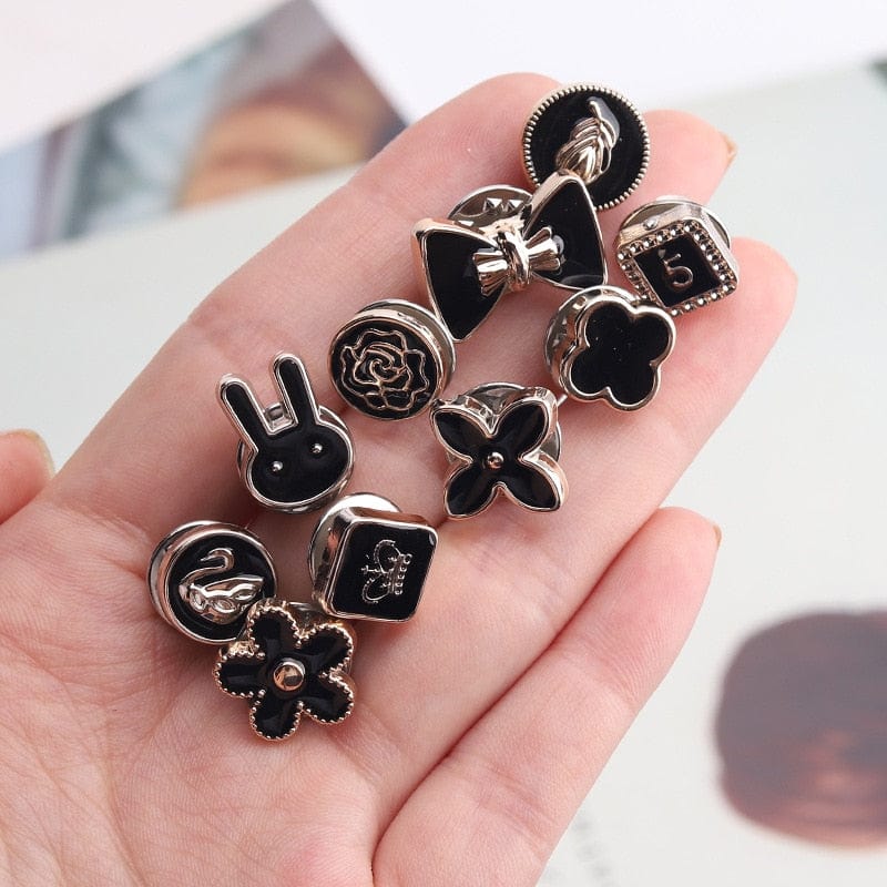 A set of Arenzza MetalSnap premium metal buttons with a sleek, polished finish suitable for designer fashion and craft projects.